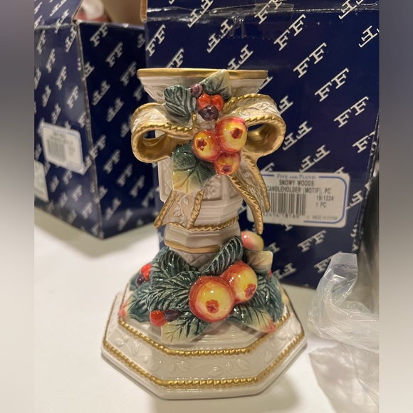 NWT FITZ & FLOYD SNOWY WOODS CANDLEHOLDER. - Picture 1 of 11